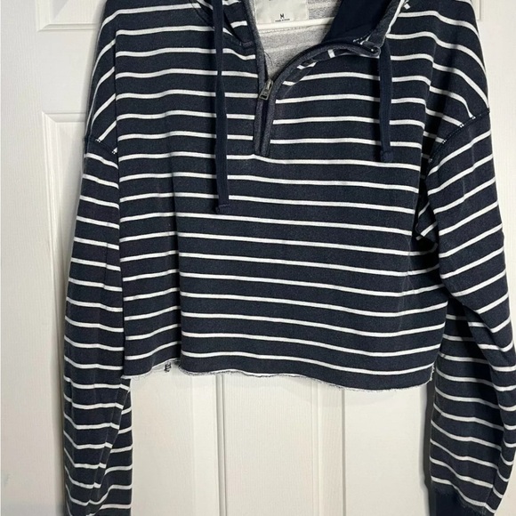 Hollister Womans 1/4 zip blue/white stripe hoodie crop long sleeves Size M - Picture 2 of 8